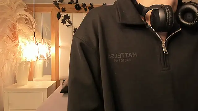 Daphne And Roger online show from 16, 12, 2025