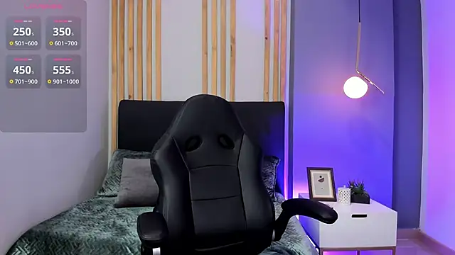 ivy collins  online show from 9, 10, 2025