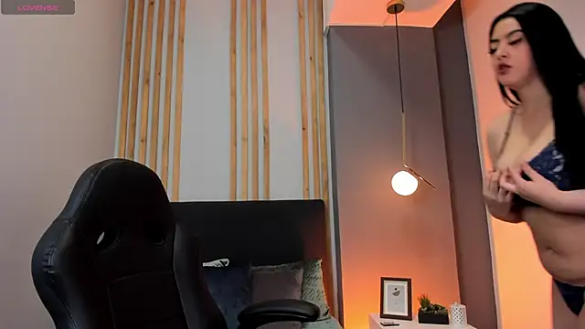 ivy collins  online show from 4, 11, 2025