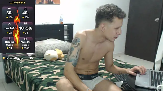 Snapshot of Lucianbonet chatting on 3, 11, 2025 Lucianbonet online show from 3, 11, 2025