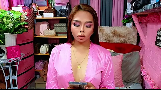 MoniqueCeleste online show from 8, 11, 2025