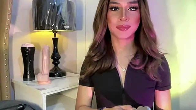 Snapshot of solana_imani chatting on 22, 10, 2025 solana imani online show from 22, 10, 2025