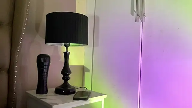 Snapshot of solana_imani chatting on 25, 11, 2025 solana imani online show from 25, 11, 2025