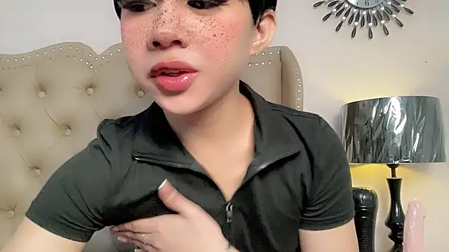 Snapshot of solana_imani chatting on 10, 10, 2025 solana imani online show from 10, 10, 2025