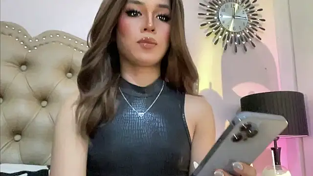 Snapshot of solana_imani chatting on 6, 11, 2025 solana imani online show from 6, 11, 2025