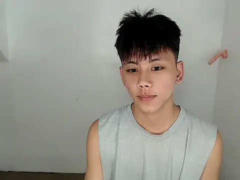 Snapshot of ynotyu chatting on 7, 6, 2026 ynotyu online show from 7, 6, 2026