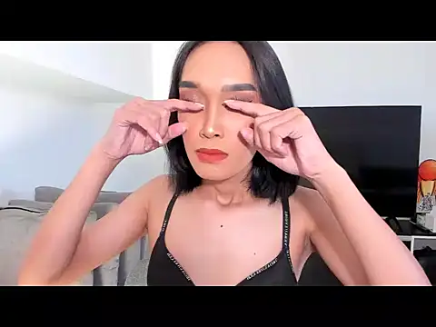 sensualmelody143 online show from 15, 4, 2026