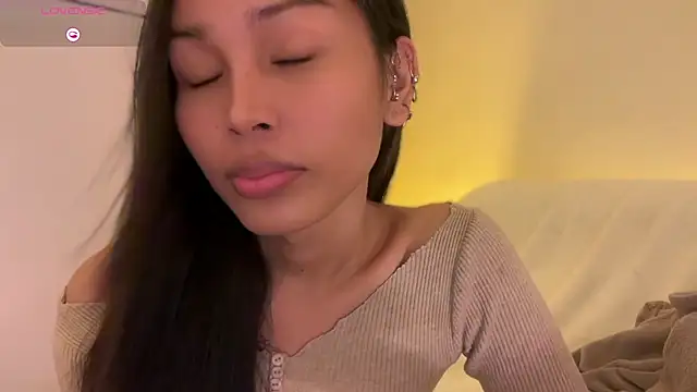 Snapshot of _sexyanne69_ chatting on 28, 11, 2025 sexyanne69 online show from 28, 11, 2025