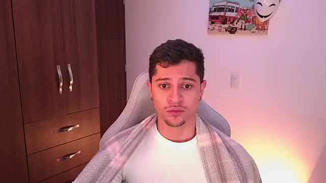 domsantiago  online show from 6, 11, 2025