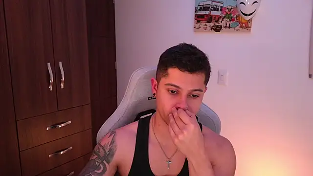 domsantiago  online show from 24, 10, 2025