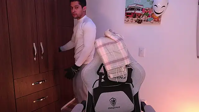 domsantiago  online show from 23, 11, 2025