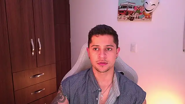 domsantiago  online show from 31, 10, 2025