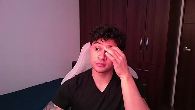 domsantiago  online show from 9, 10, 2025