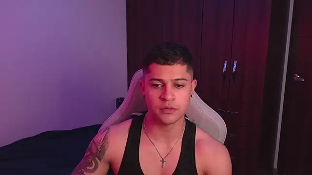 domsantiago  online show from 15, 10, 2025