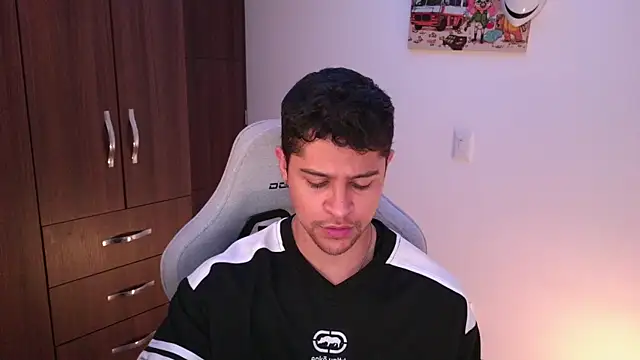 domsantiago  online show from 14, 11, 2025