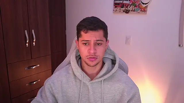 domsantiago  online show from 4, 11, 2025