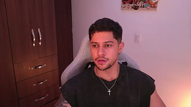 domsantiago  online show from 5, 12, 2025