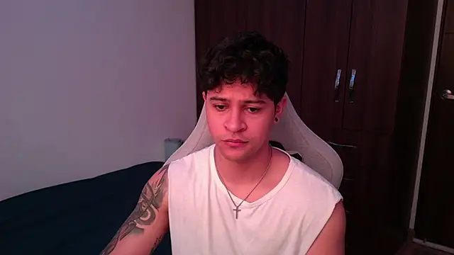 domsantiago  online show from 5, 10, 2025