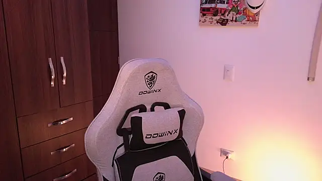 domsantiago  online show from 19, 10, 2025