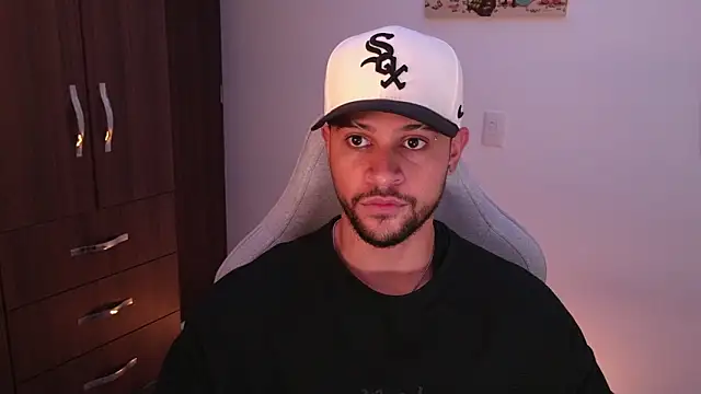 domsantiago  online show from 4, 3, 2026