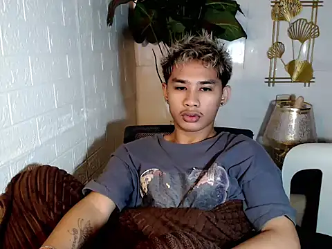 Snapshot of asianhardcock25 chatting on 5, 5, 2026 asianhardcock25 online show from 5, 5, 2026