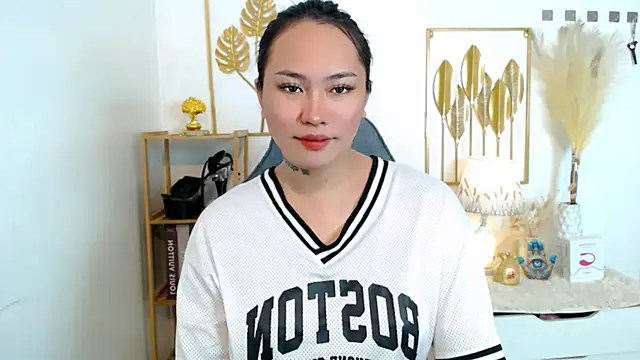 Snapshot of allena_Ghrey chatting on 14, 11, 2025 allena Ghrey online show from 14, 11, 2025