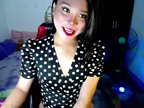 Urassiansweetcummer online show from 16, 6, 2026