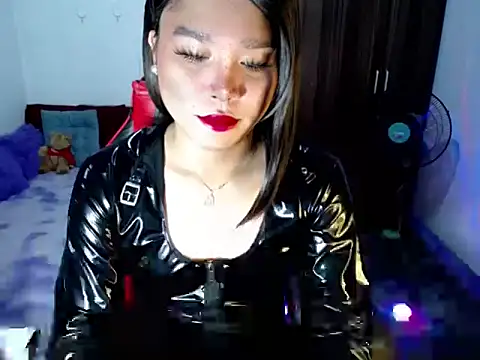 Urassiansweetcummer online show from 5, 5, 2026