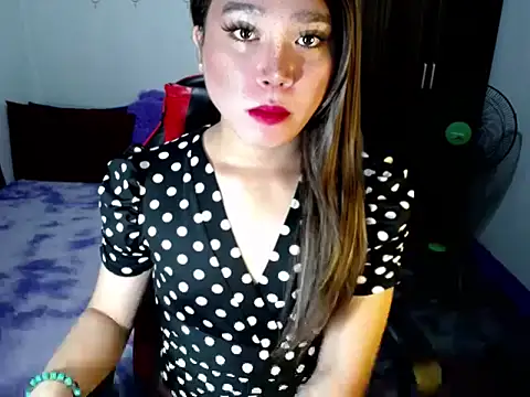 Urassiansweetcummer online show from 2, 11, 2025