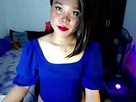 Urassiansweetcummer online show from 22, 4, 2026