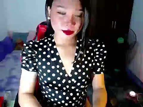 Urassiansweetcummer online show from 24, 5, 2026