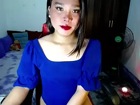 Urassiansweetcummer online show from 24, 4, 2026