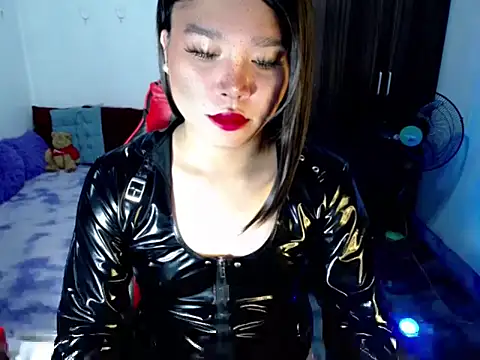 Urassiansweetcummer online show from 6, 5, 2026