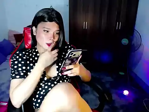 Snapshot of Urassiansweetcummer chatting on 18, 6, 2026 Urassiansweetcummer online show from 18, 6, 2026