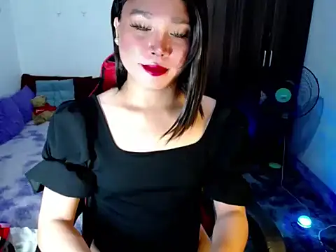 Urassiansweetcummer online show from 16, 5, 2026