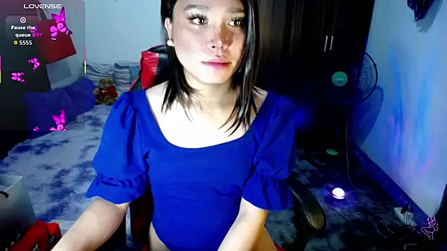 Urassiansweetcummer online show from 18, 2, 2026