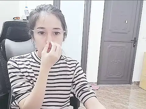 Shulee21 online show from 24, 10, 2025