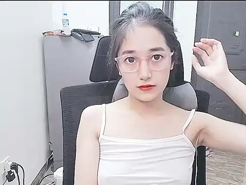 Shulee21 online show from 16, 10, 2025