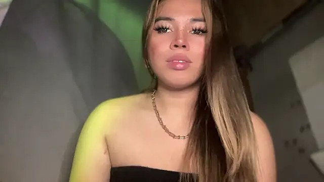 Snapshot of goddessofalltime chatting on 6, 11, 2025 goddessofalltime online show from 6, 11, 2025