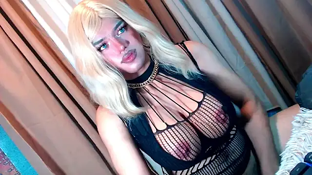 Snapshot of GoddessOFHUGEx chatting on 27, 10, 2025 GoddessOFHUGEx online show from 27, 10, 2025