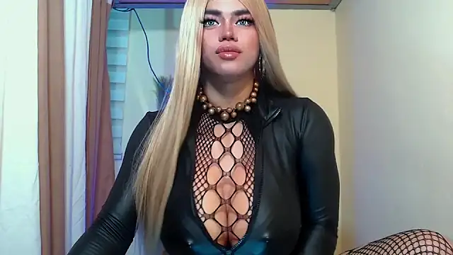 Snapshot of GoddessOFHUGEx chatting on 27, 11, 2025 GoddessOFHUGEx online show from 27, 11, 2025