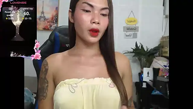 lucyheart777 online show from 28, 4, 2026