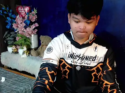 Reynelcock online show from 10, 3, 2026