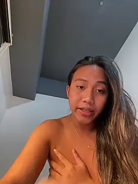 Snapshot of sweetiie_caren chatting on 9, 5, 2026 sweetiie caren online show from 9, 5, 2026
