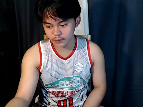 Snapshot of urguy_toshi chatting on 6, 11, 2025 urguy toshi online show from 6, 11, 2025