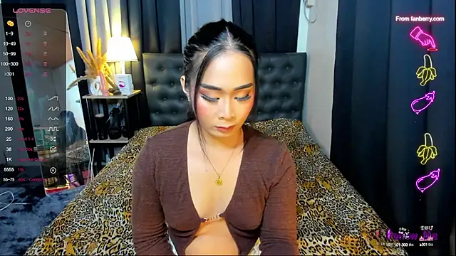 AngeliqueSolace online show from 10, 9, 2025