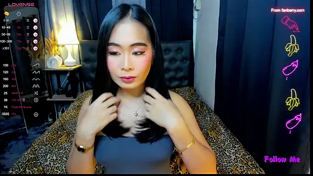 AngeliqueSolace online show from 25, 10, 2025