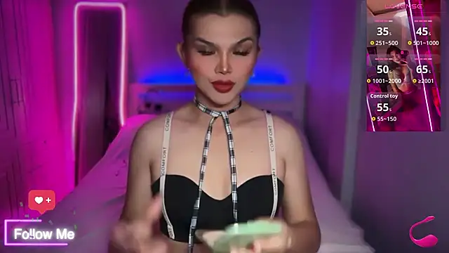 Snapshot of Sweetestcandyx_ chatting on 8, 7, 2026 Sweetestcandyx online show from 8, 7, 2026
