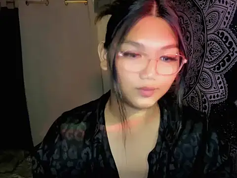 Snapshot of Lou_heart chatting on 10, 5, 2026 Lou heart online show from 10, 5, 2026