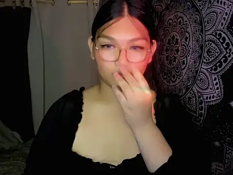 Snapshot of Lou_heart chatting on 28, 5, 2026 Lou heart online show from 28, 5, 2026